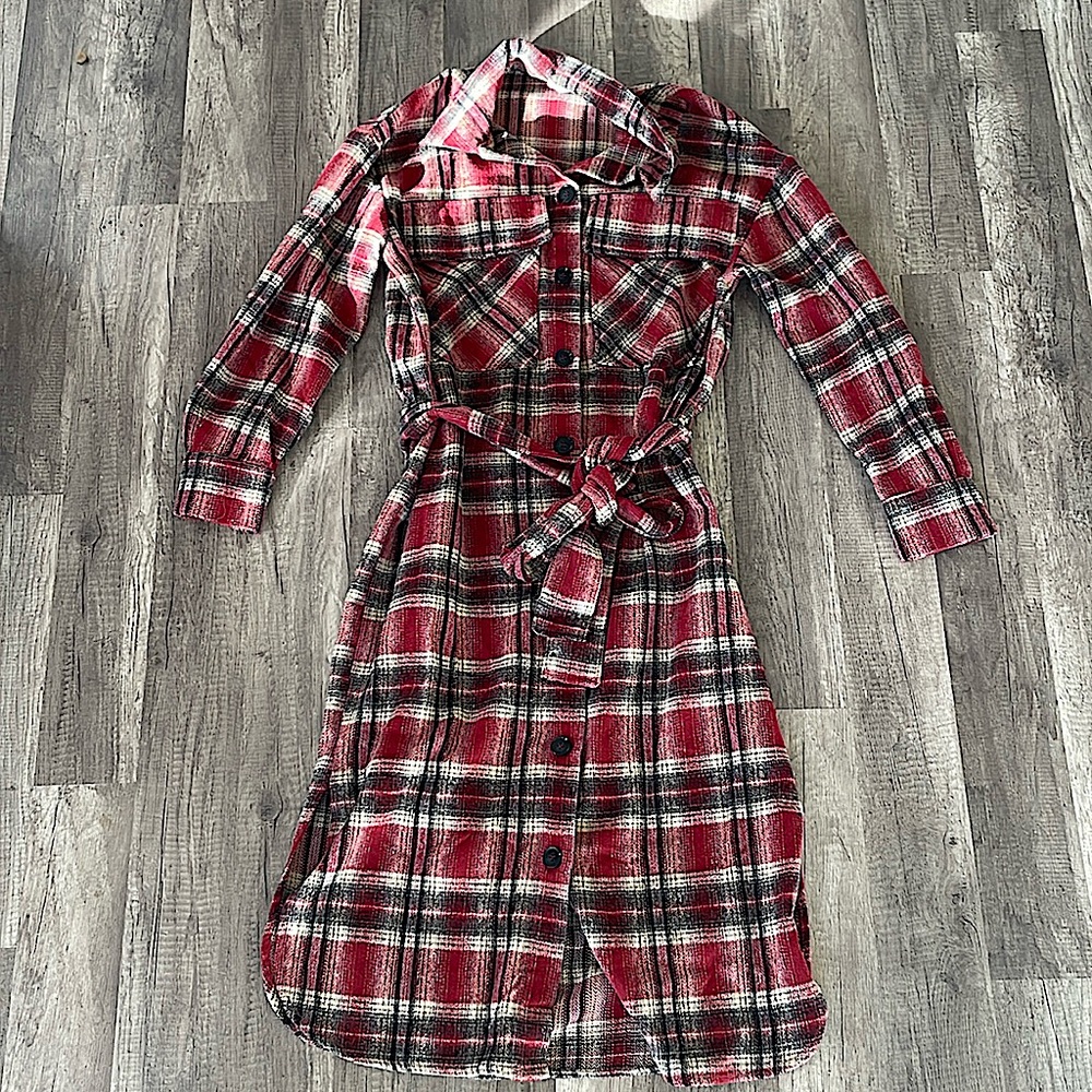 NWOT Vestique plaid trench shacket